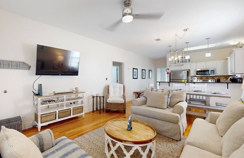 Seagrove Beach House | Inviting beach bungalow with private pool & rooftop porch