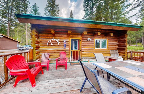 Enterprise Cabin | Inviting cabin with mountain view, fireplace, full kitchen, W/D, & back porch