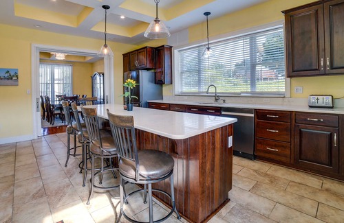 Connellsville House | Inviting Connellsville Getaway w/Deck!
