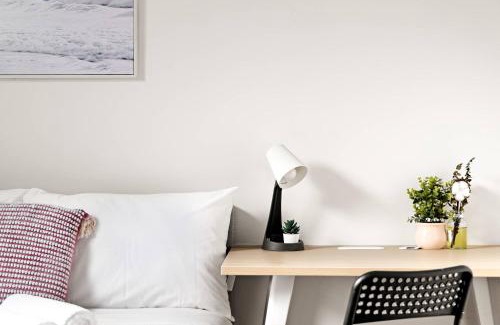 Padstow House | Inviting Double Room - A Peaceful Budget Stay in Padstow - Shared Bathroom