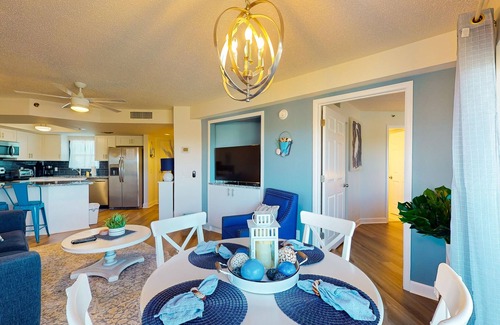 St. Pete Beach Condo | Inviting gem on St. Pete Beach with AC & washer/dryer - snowbird-friendly