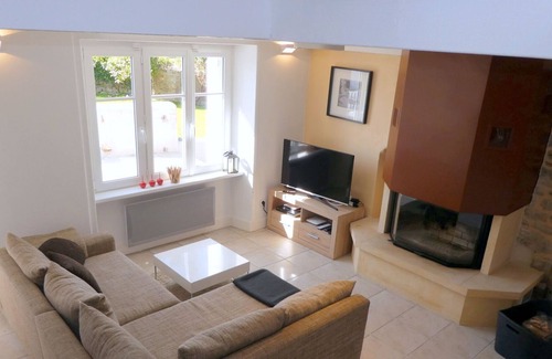 Plogoff House | Inviting holiday home in Plogoff with fenced garden