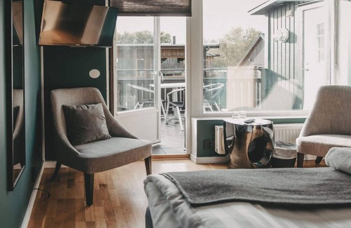Lillhagen House | Inviting hotel room with free breakfast