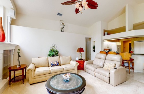 River Hills Masters House | Inviting house in Valrico with private pool & access to tennis/golf