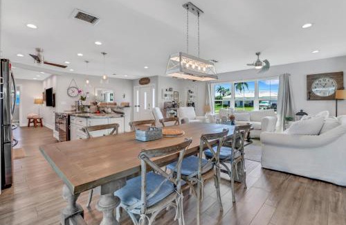 Marco Island House | Inviting Lakeview Home l Pool l Close to Beaches