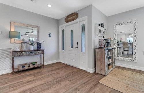Marco Island House | Inviting Lakeview Home l Pool l Close to Beaches