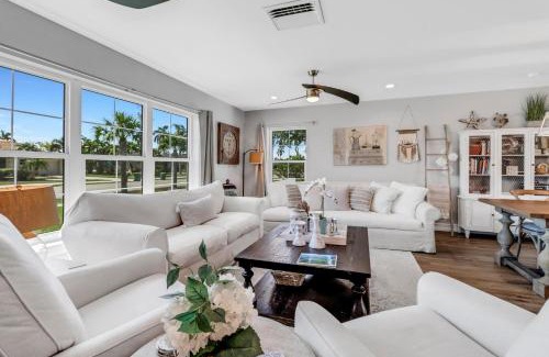 Marco Island House | Inviting Lakeview Home l Pool l Close to Beaches