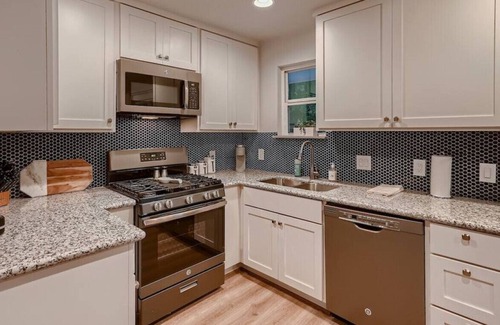 Georgetown House | Inviting modern home. Walk to Georgetown Square!