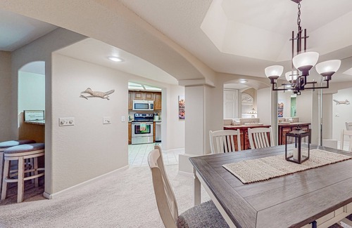 South Scottsdale Condo | Inviting mountain-view condo with balcony - hot tub, heated pool & golf on-site