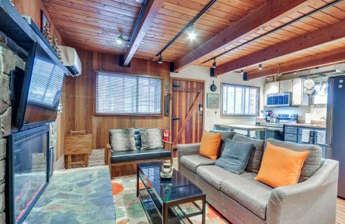 Government Camp House | Inviting Mt Hood Cabin with Porch 1 Mi to Skibowl!