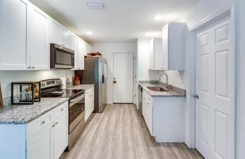 Ocklawaha House | Inviting Ocklawaha Home with Porch Ideal Location!