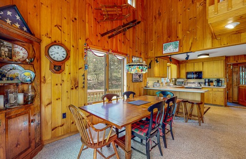 Ludlow House | Inviting Okemo ski mountain home, two house walk to ski slope!
