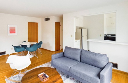 University South House | Inviting Palo Alto 1BR w/Patio, close to Shops & Stanford, by Blueground