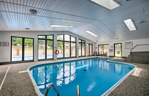 Branson Apartment | Inviting Resort Condo about 1 Mile to Branson Strip!