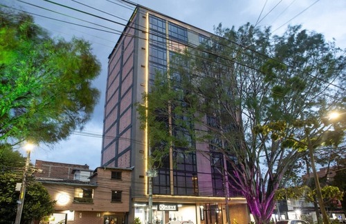 Estadio Apartment | Inviting Stadio Suite | Rosa Negra