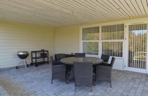 Trend House | Inviting vacation home on a spacious natural plot with terrace and close to the beach.
