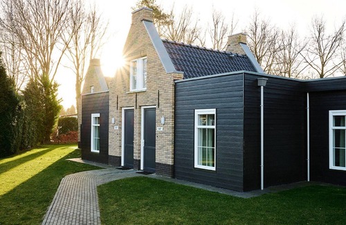 Voorthuizen Villa | Inviting Villa in Voorthuizen With Garden