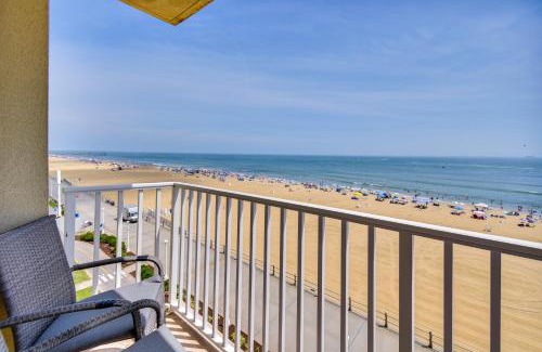 Northeast Virginia Beach Apartment | Inviting Virginia Beach Condo with Community Pool