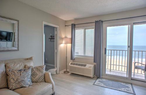 Northeast Virginia Beach Apartment | Inviting Virginia Beach Condo with Community Pool