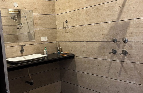 Karnal Hotel | INVOGUE INN