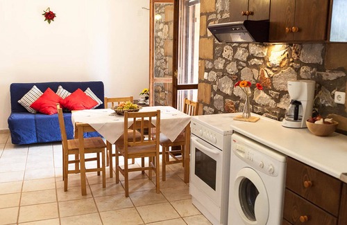Lefktron Villa | Io villa 2 a little stone castle in Stoupa