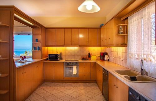 Vlachata House | Ioannis House Sea View-Perfect family holidays