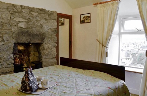 Llandudno House | Iola Cottage