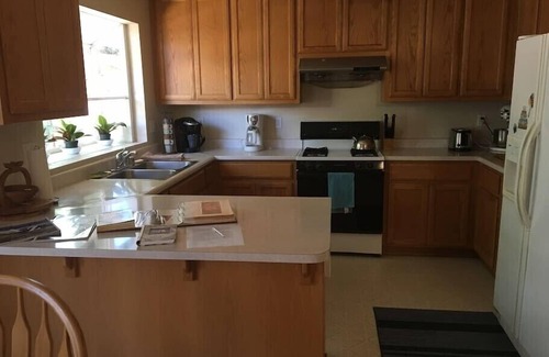 Ione House | Ione Captains Cottage With 3 separate BEDROOMS Close to Town. Centrally located.