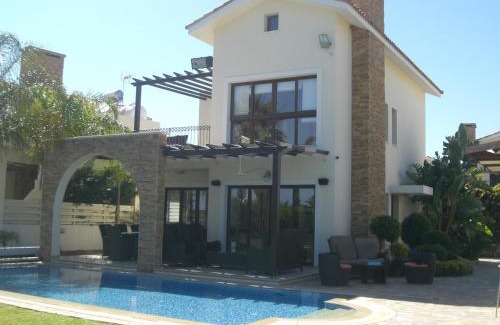 Ayia Thekla Villa | Ionion Beachfront Villa