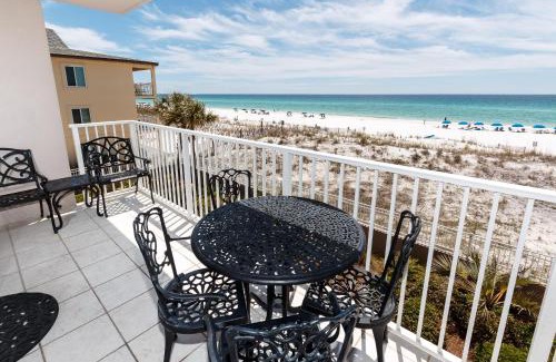 Fort Walton Beach Apartment | IP301-Beautiful 3 Bed Beachfront-Premium Amenities