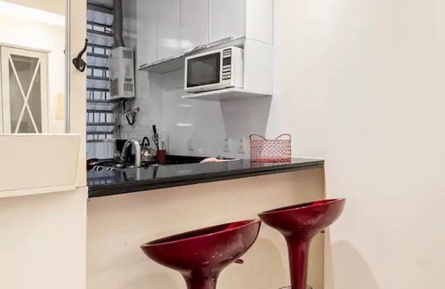 Ipanema Apartment | Ipanema Beach FOR DIGITAL NOMADS - Deluxe 2 BR Apt. 120 Mbps Internet speed!