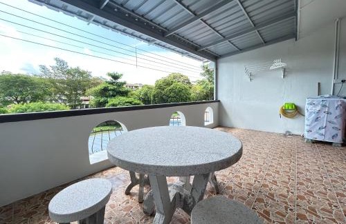 Hulu Kinta House | Ipoh Comfortable Family Homestay 4R3B 12pax SY25