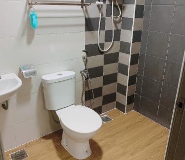 Kampung Kuala Pari Apartment | Ipoh Waterpark Pool View Homestay