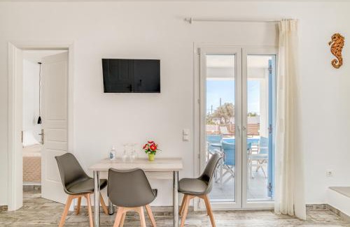 Aliki Apartment | Ippocampos Seaside Serenity - Unwind at Paros Poolside Retreats
