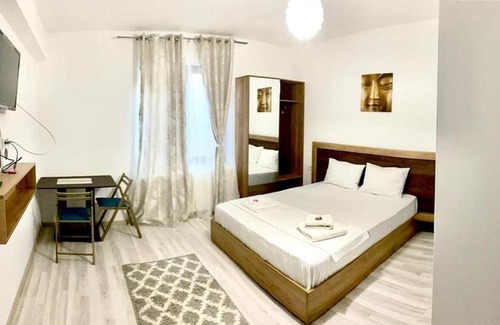 Iasi Apartment | Ipsilanti House