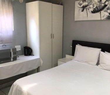 Montclair House | Iqhayiya Guest House