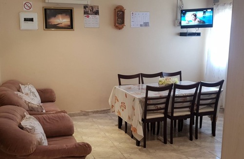Montclair House | Iqhayiya Guest House