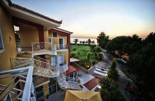 Trifylia Apartment | Irida Beach Resort Suites
