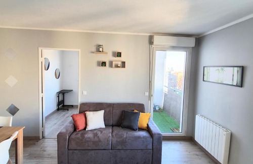 Orly Apartment | IRIS-12 Min aéroport PARIS ORLY - Arrivée autonome- Wifi & Parking gratuit