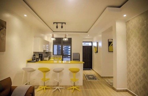 Entebbe House | Iris 2 Lakeside Condo
