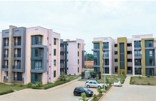 Entebbe House | Iris 2 Lakeside Condo