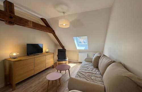 Saint-Martin-de-Brethencourt Apartment | Iris d'eau - Charming apartment village center