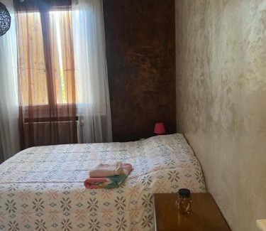 Viviers House | Iris