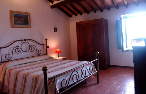 Poggiarello Ski Chalet | Iris Holiday Home - Two Bedroom Chalet, Sleeps 4