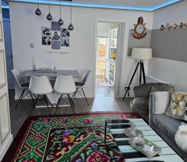 Longcroft House | Iris Stay
