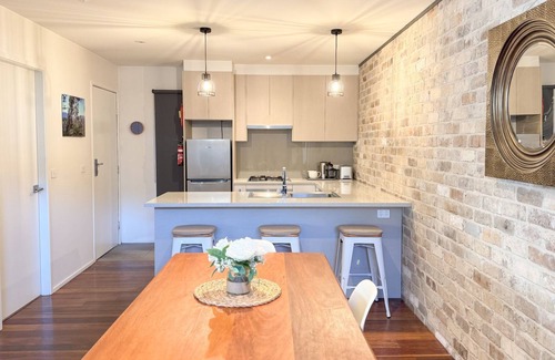 Lake Crackenback Ski Chalet | Iron Bark Chalet is a spacious, deluxe one-bedroom chalet.