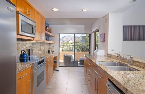 Palm Desert Condo | Ironwood Country Club Condo with a view!