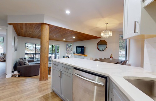 Blueberry Hill Apartment | Ironwoods on Blueberry Hill Whistler