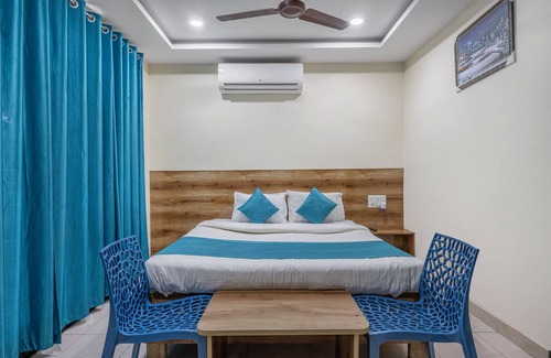 Jubilee Hills Hotel | iROOMZ Hotel Ritzy Grand