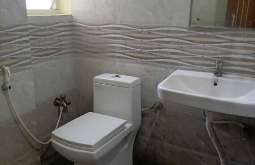 Dharwad Hotel | iROOMZ Hotel Vishwa Lodging